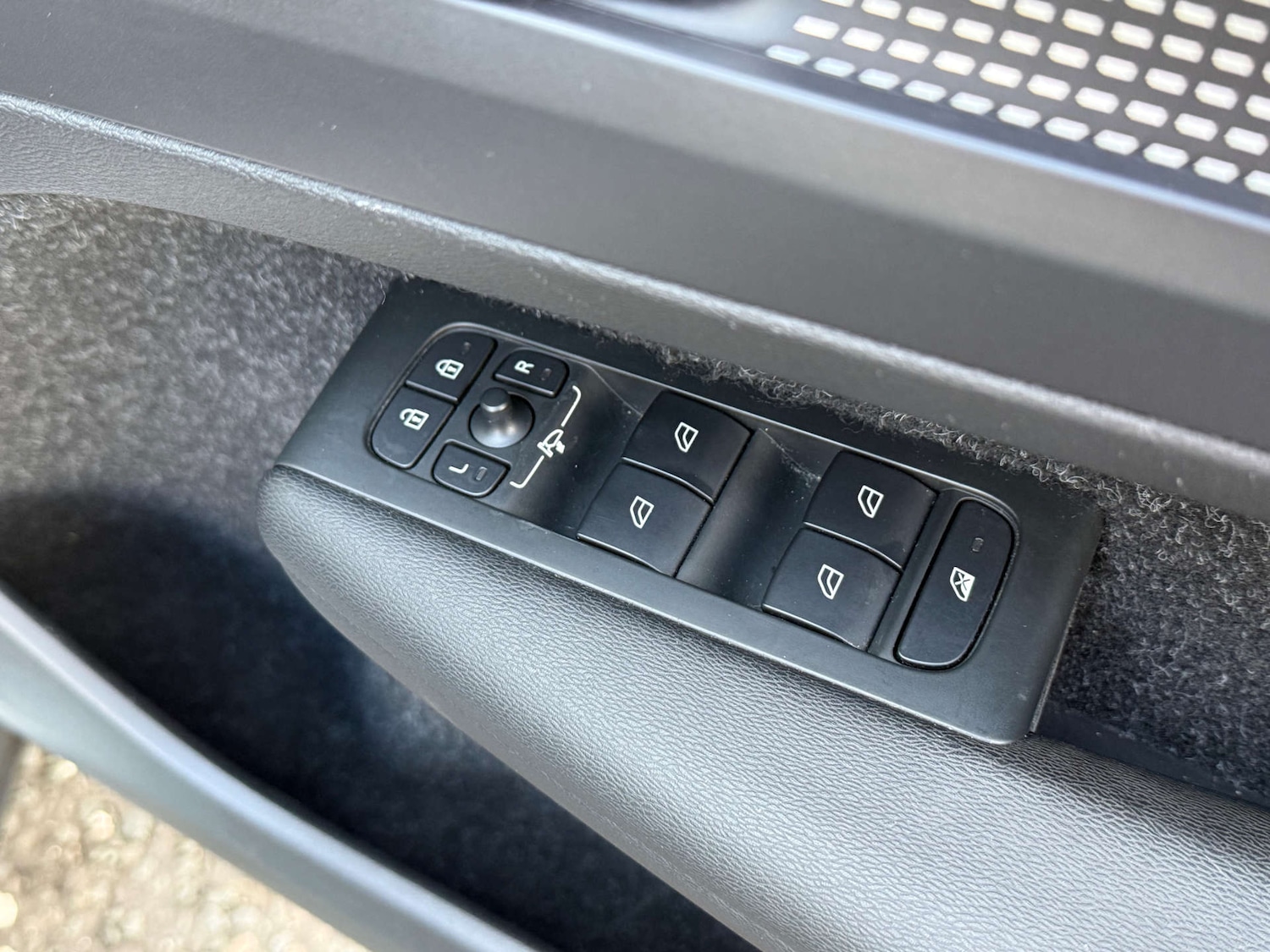 Used Volvo XC40 2020 for sale - 76830924: Photo 27