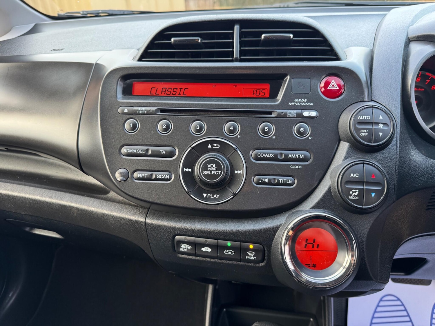 Used Honda Jazz 2014 for sale - 77290429: Photo 29