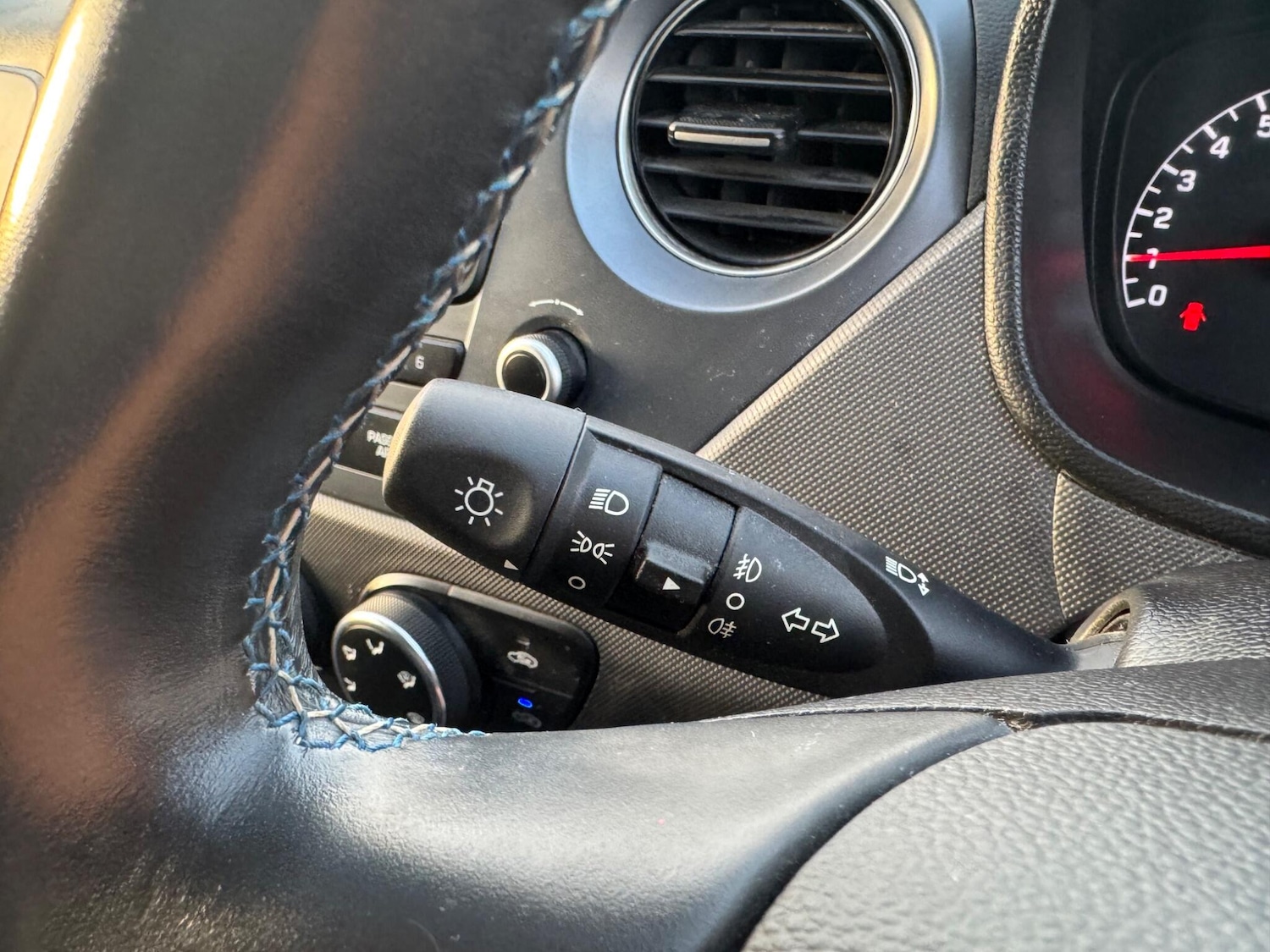 Used Hyundai i10 for sale - 77683999: Photo 36