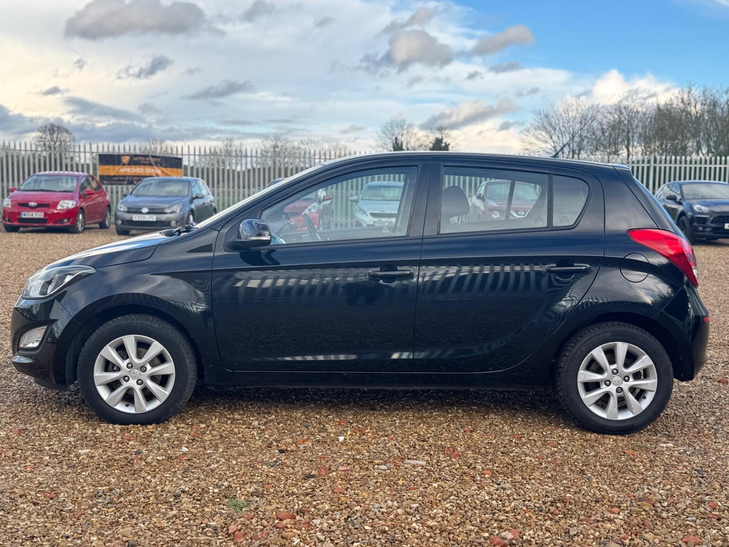 Used Hyundai i20 2013 for sale - 77574388: Photo 8