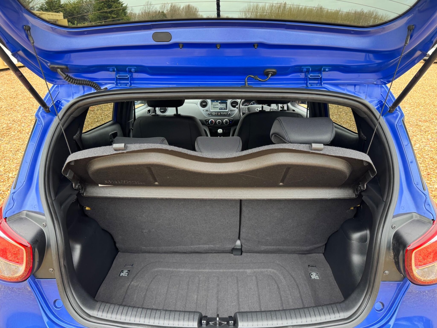 Used Hyundai i10 2018 for sale - 77898430: Photo 40