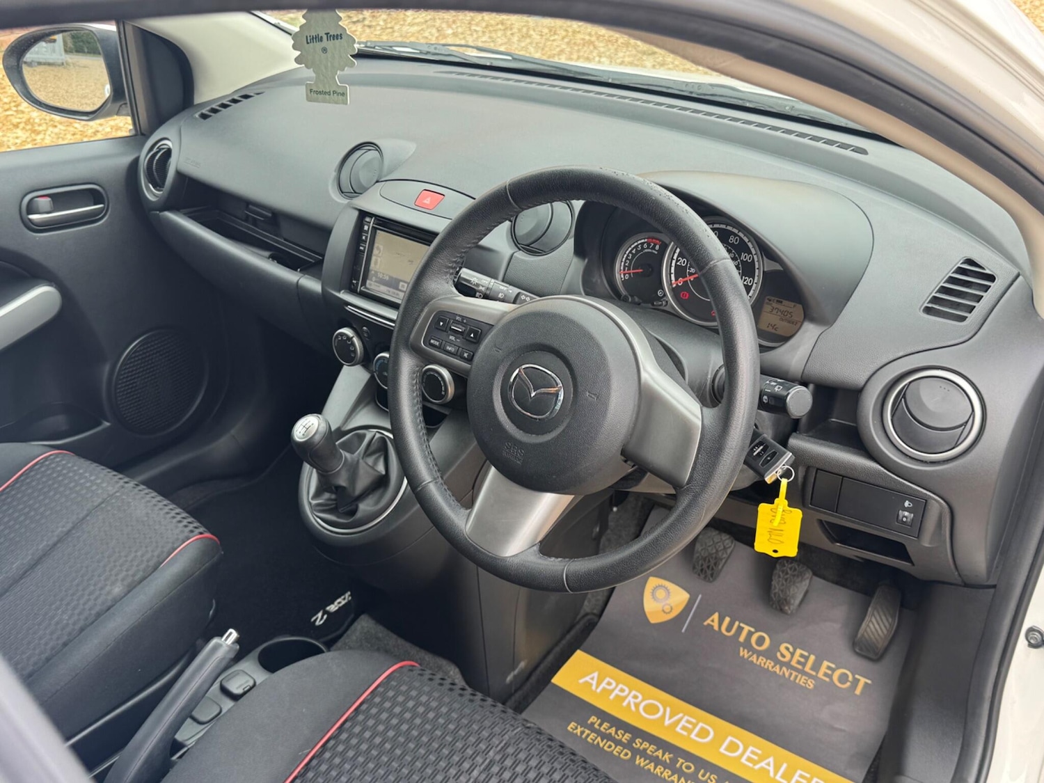 Used Mazda Mazda2 2013 for sale - 78220051: Photo 14