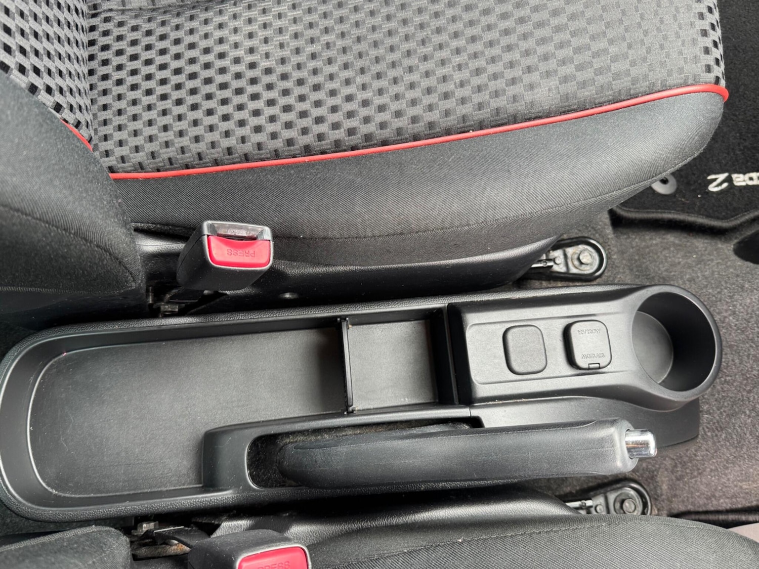 Used Mazda Mazda2 2013 for sale - 78220051: Photo 28