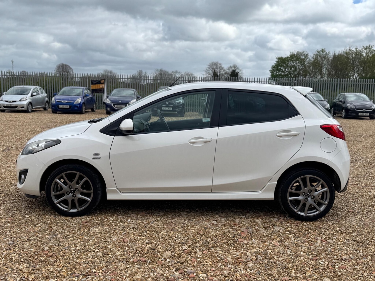 Used Mazda Mazda2 2013 for sale - 78220051: Photo 8