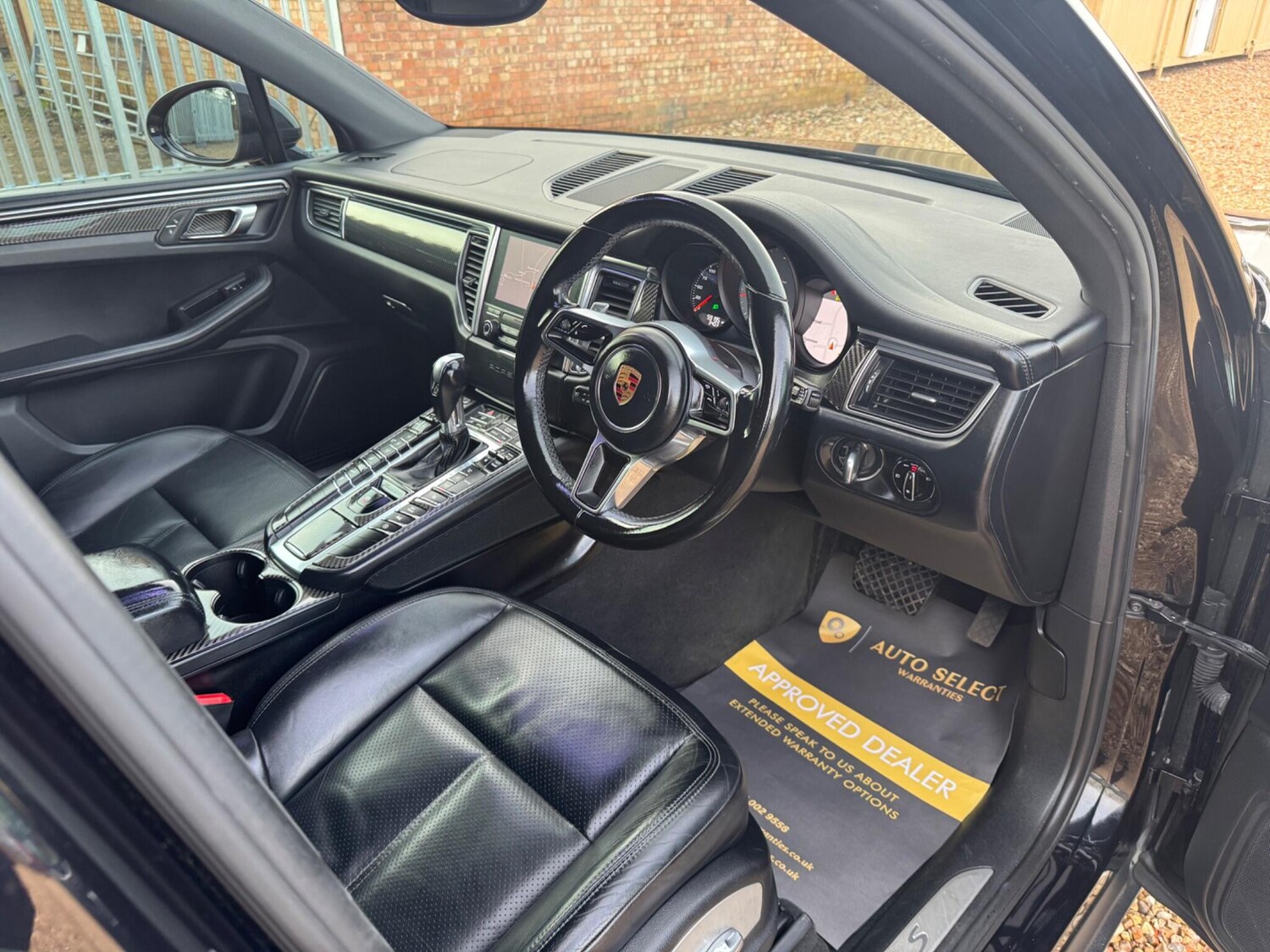 Used Porsche Macan 2017 for sale - 77612396: Photo 19