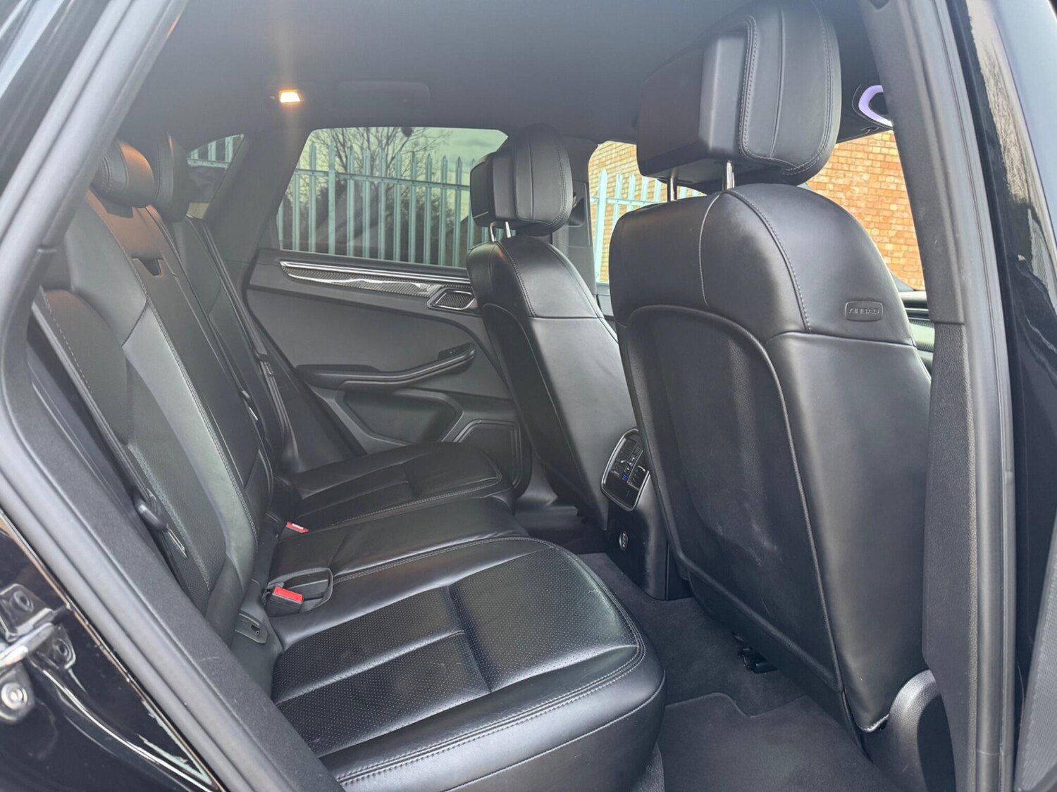 Used Porsche Macan 2017 for sale - 77612396: Photo 25