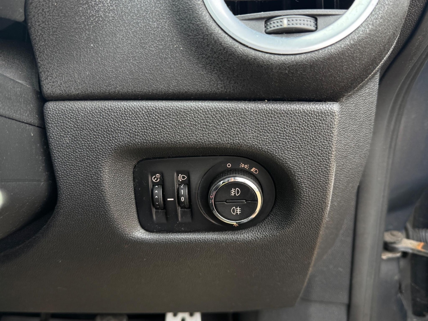 Used Vauxhall Corsa 2013 for sale - 77982287: Photo 17