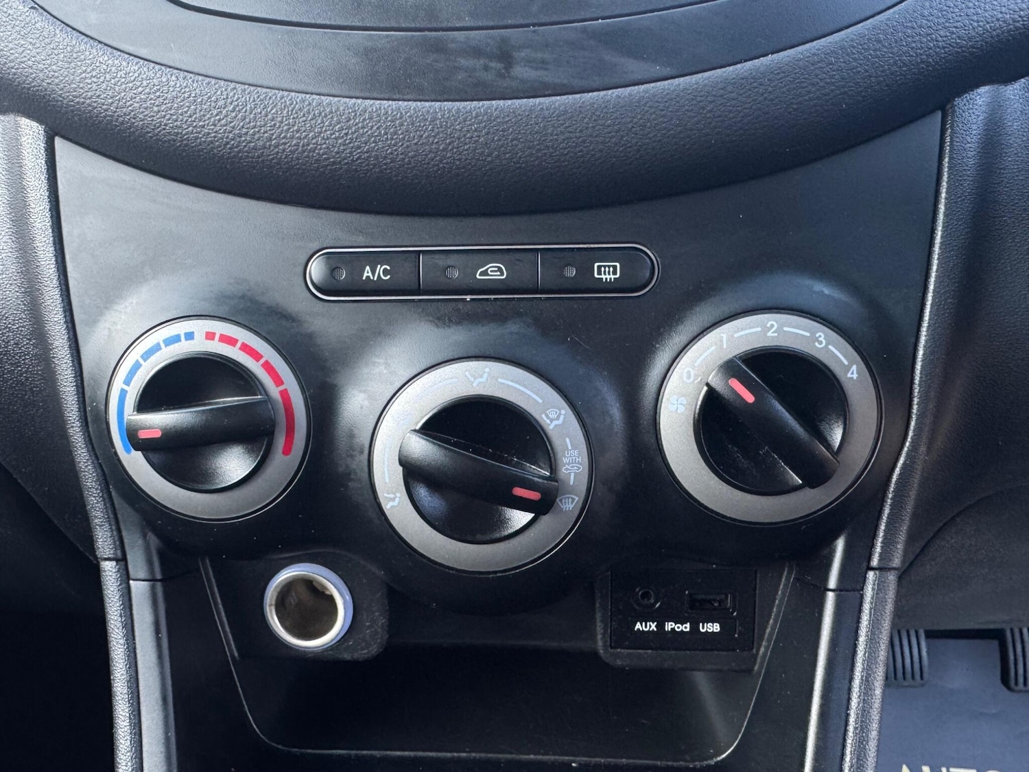 Used Hyundai i10 2013 for sale - 78100741: Photo 22