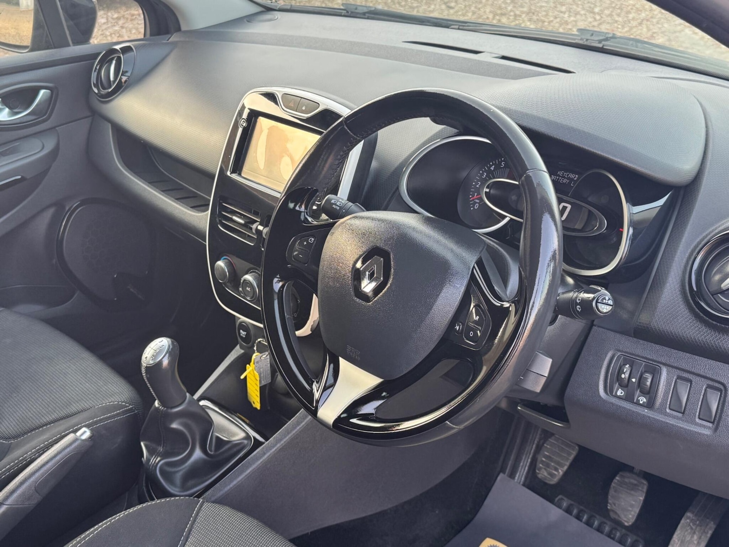 Used Renault Clio 2016 for sale - 77683368: Photo 13