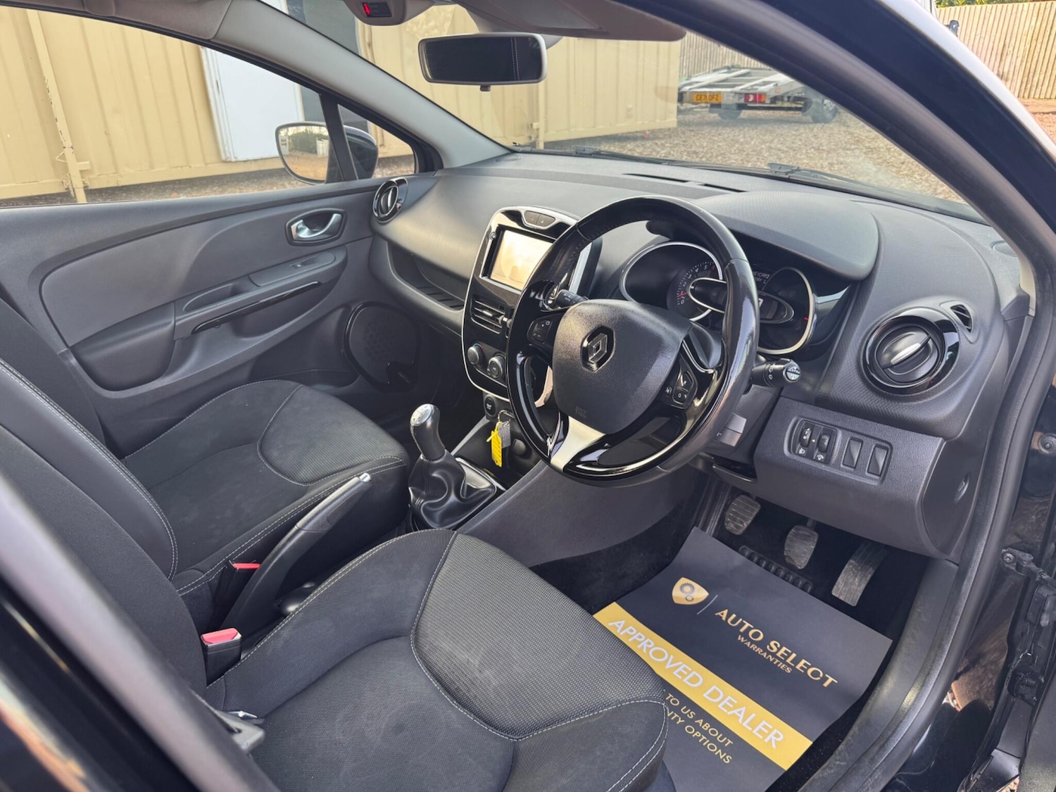 Used Renault Clio 2016 for sale - 77683368: Photo 14