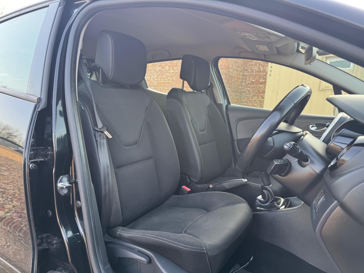 Used Renault Clio 2016 for sale - 77683368: Photo 15