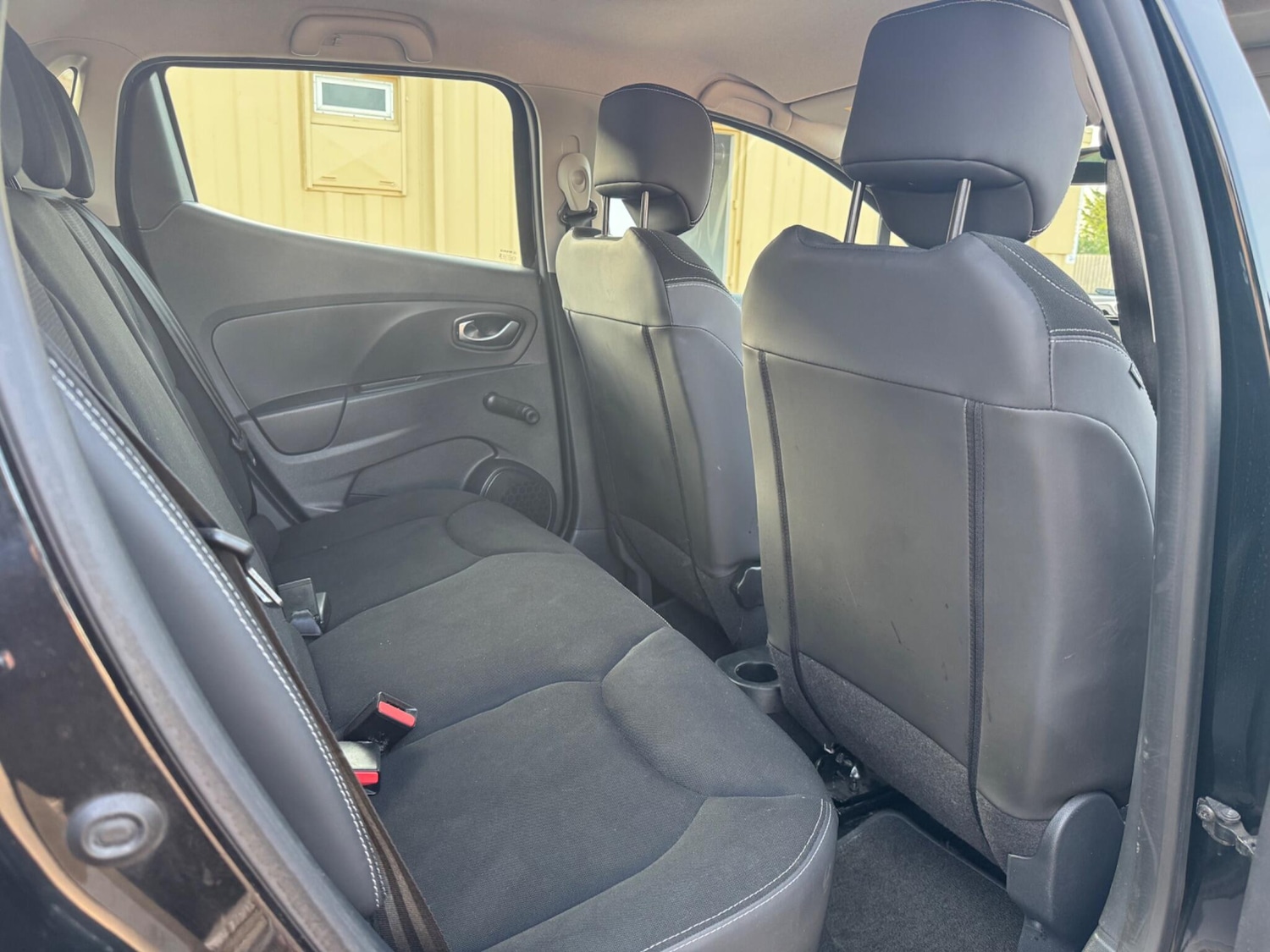 Used Renault Clio 2016 for sale - 77683368: Photo 16