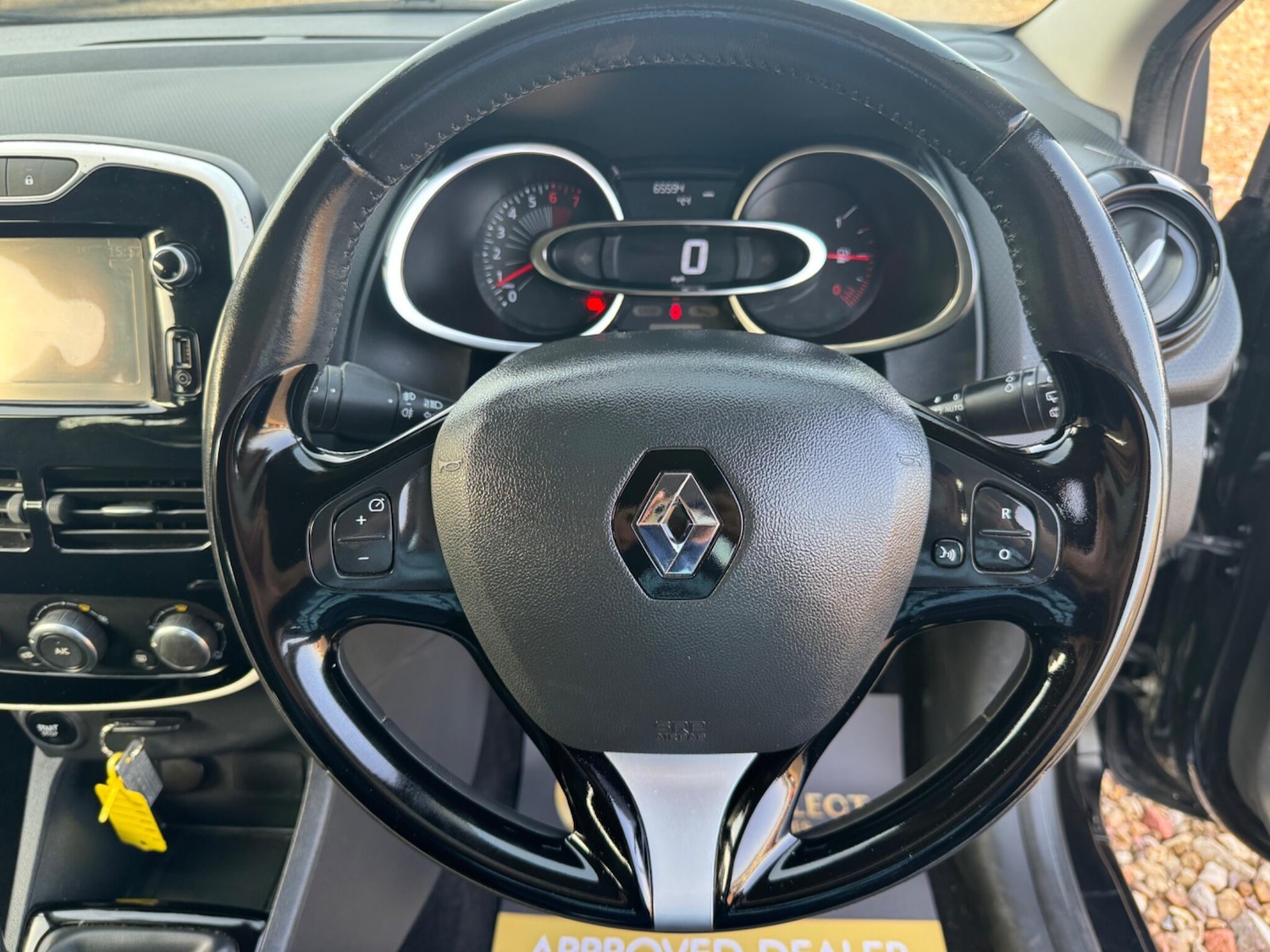 Used Renault Clio 2016 for sale - 77683368: Photo 19