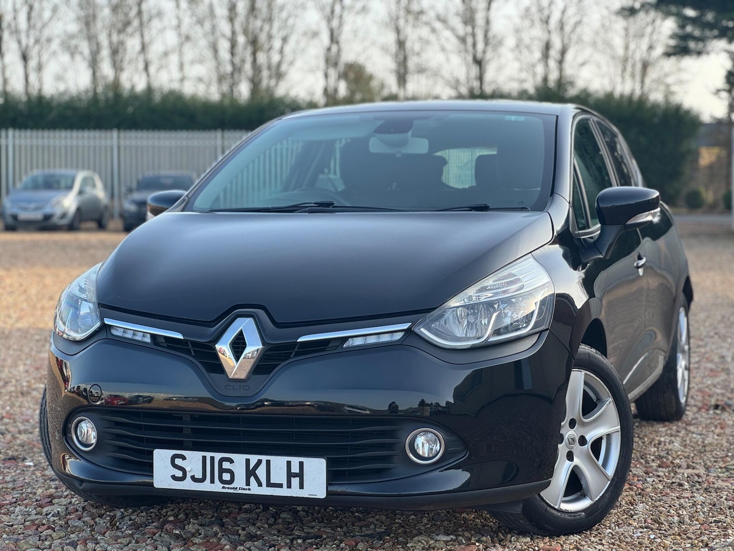 Used Renault Clio 2016 for sale - 77683368: Photo 2