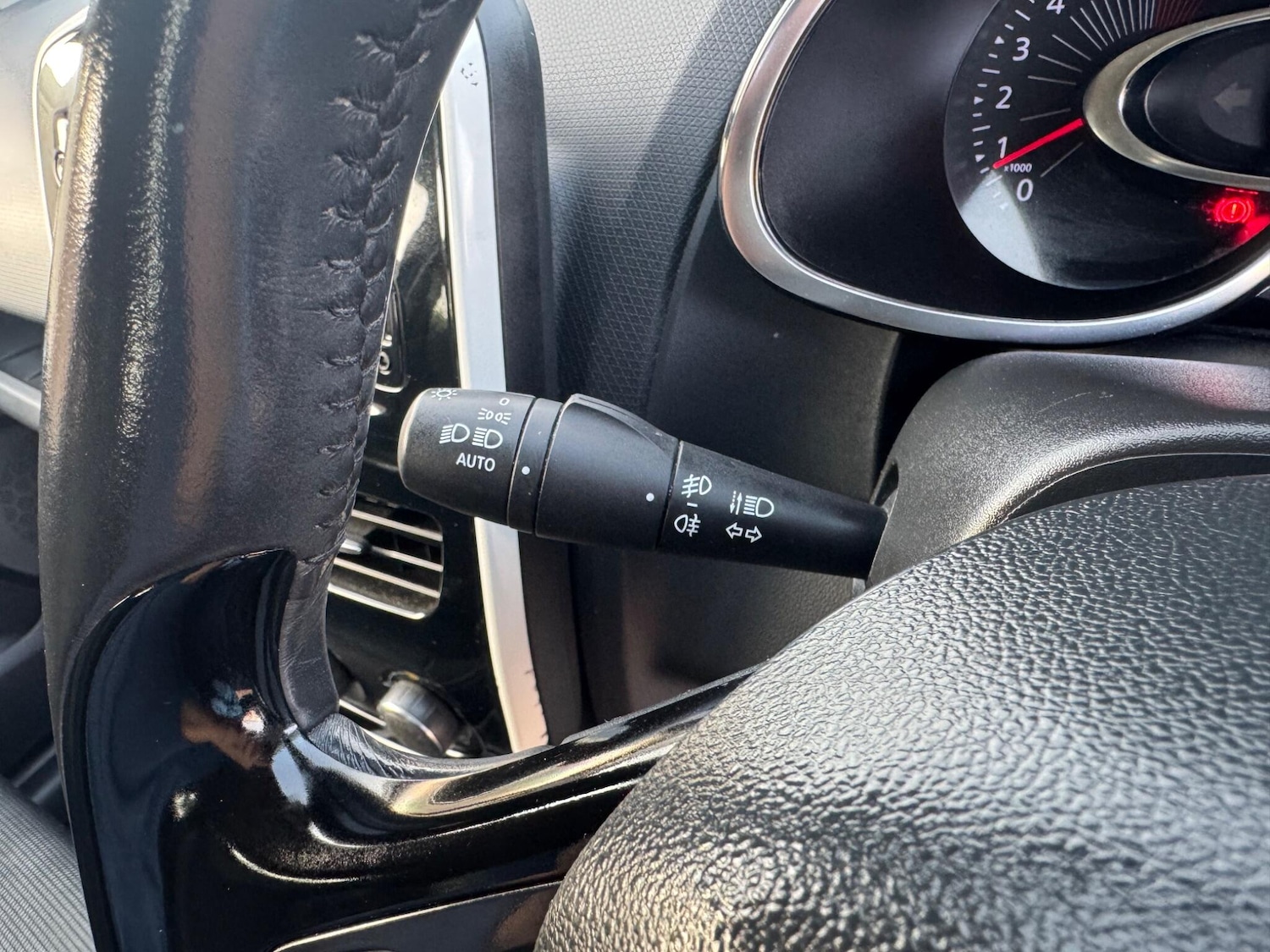 Used Renault Clio 2016 for sale - 77683368: Photo 24