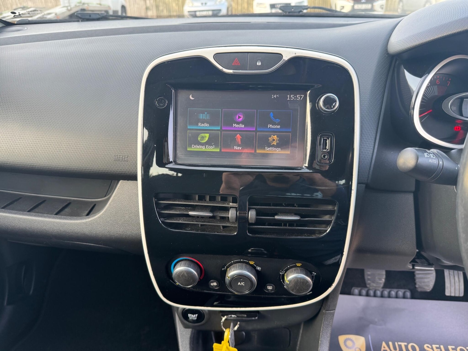 Used Renault Clio 2016 for sale - 77683368: Photo 29