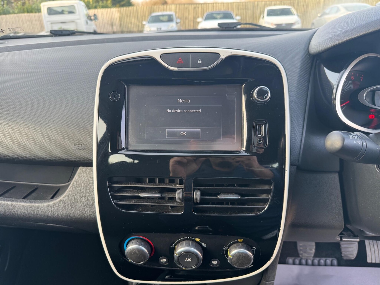 Used Renault Clio 2016 for sale - 77683368: Photo 30