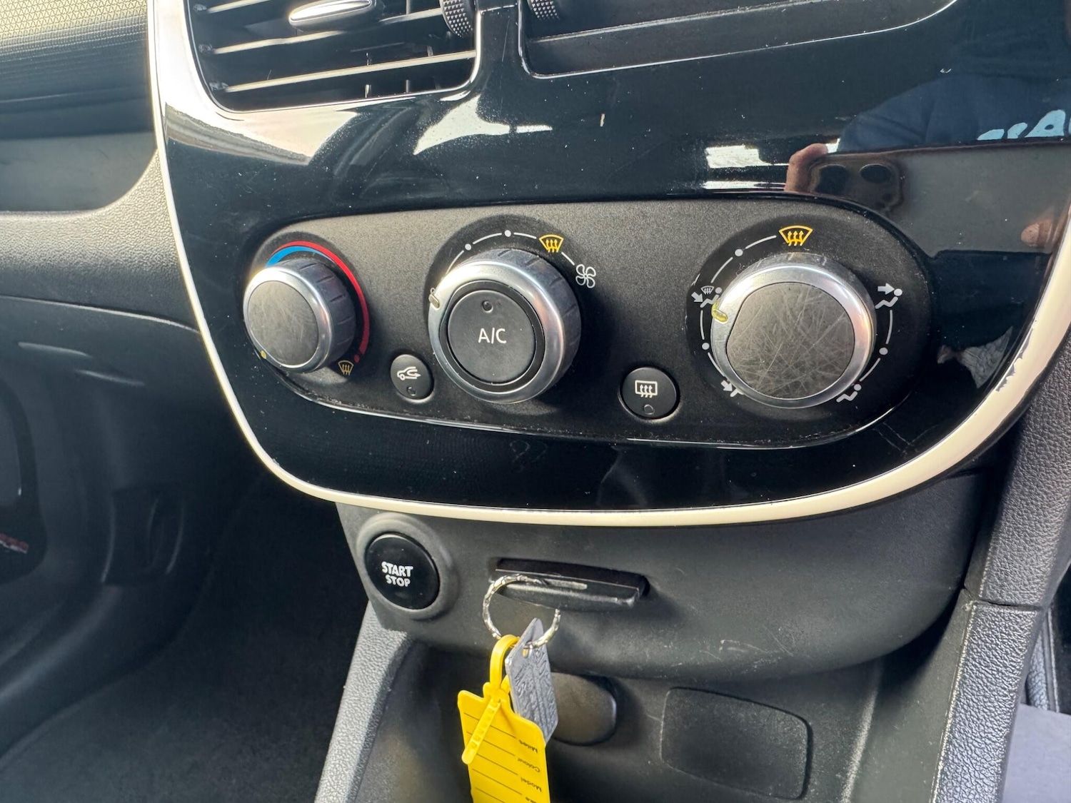 Used Renault Clio 2016 for sale - 77683368: Photo 38