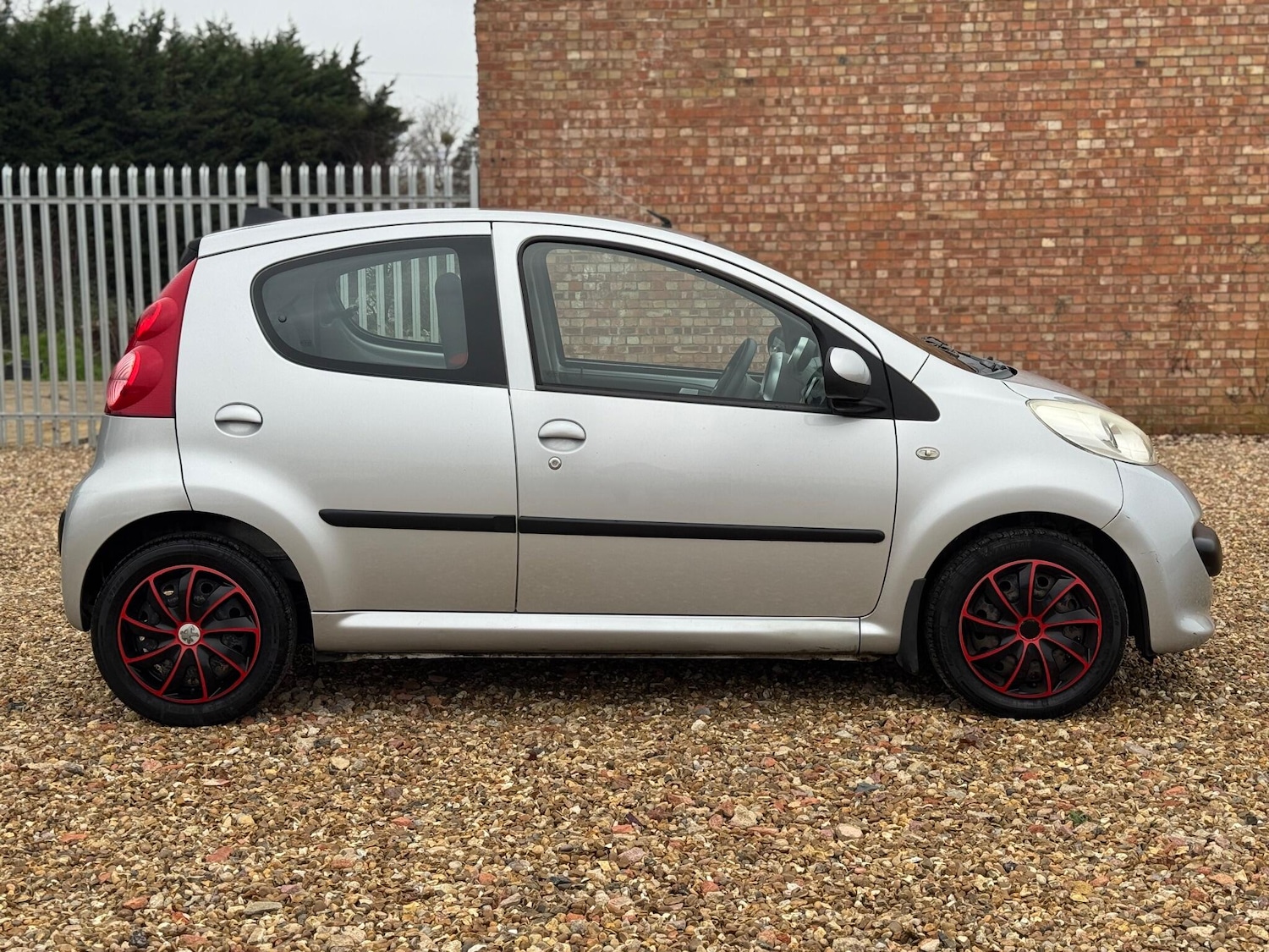 Used Peugeot 107 for sale - 77191427: Photo 6