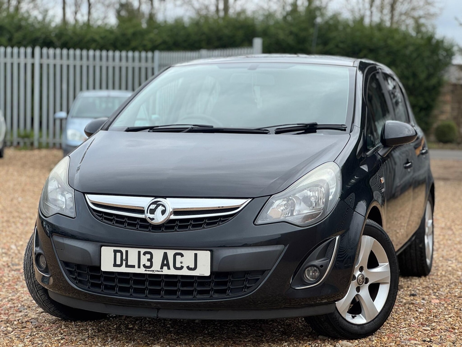 Used Vauxhall Corsa 2013 for sale - 78047425: Photo 2