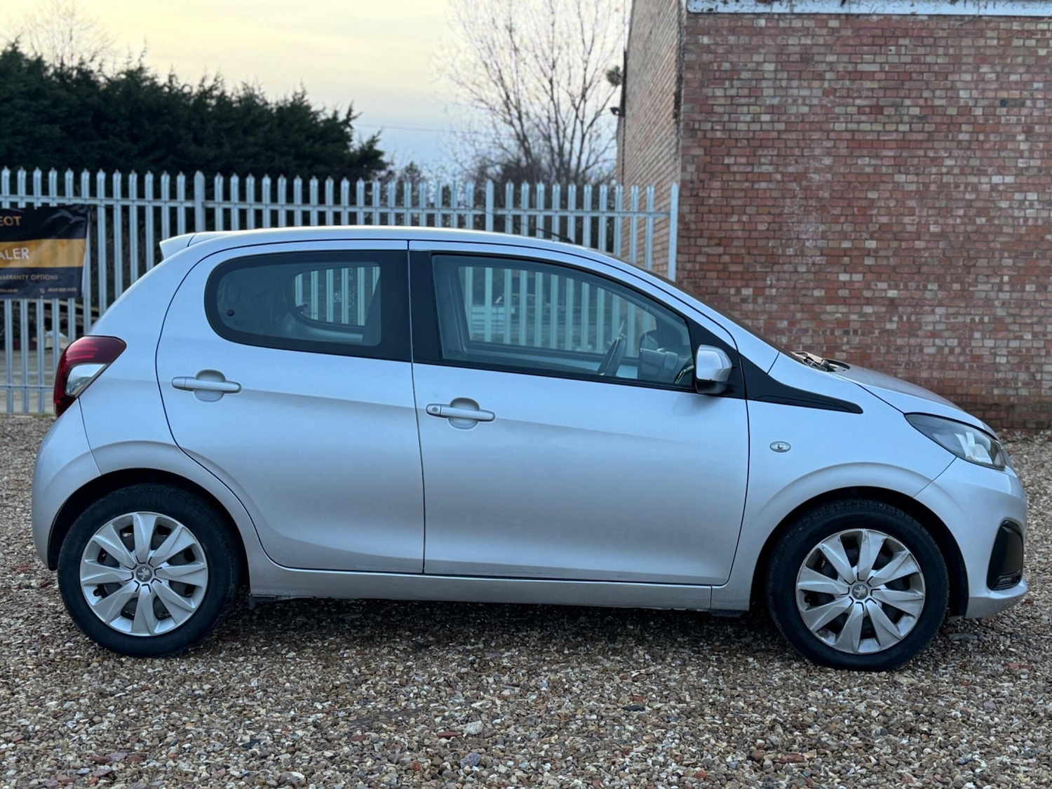 Used Peugeot 108 2016 for sale - 77559654: Photo 6