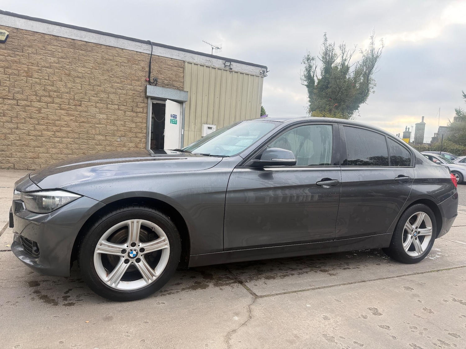 Used BMW 3 Series 2014 for sale - 76283329: Photo 2