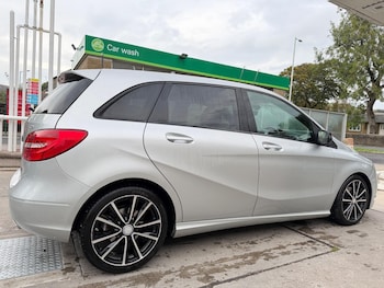 Used Mercedes-Benz B Class 2014 for sale - 76060615: Photo