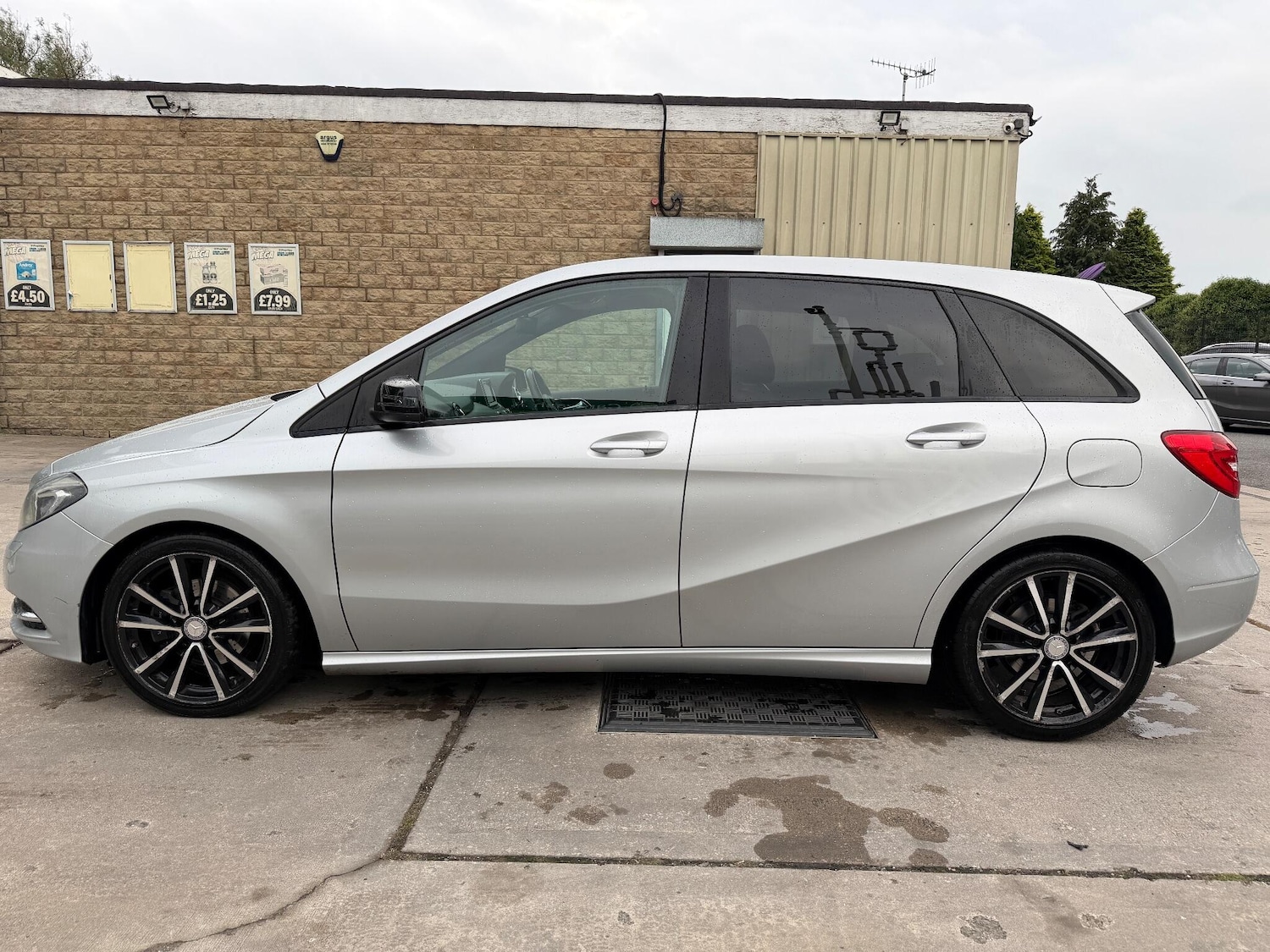 Used Mercedes-Benz B Class 2014 for sale - 76060615: Photo 7