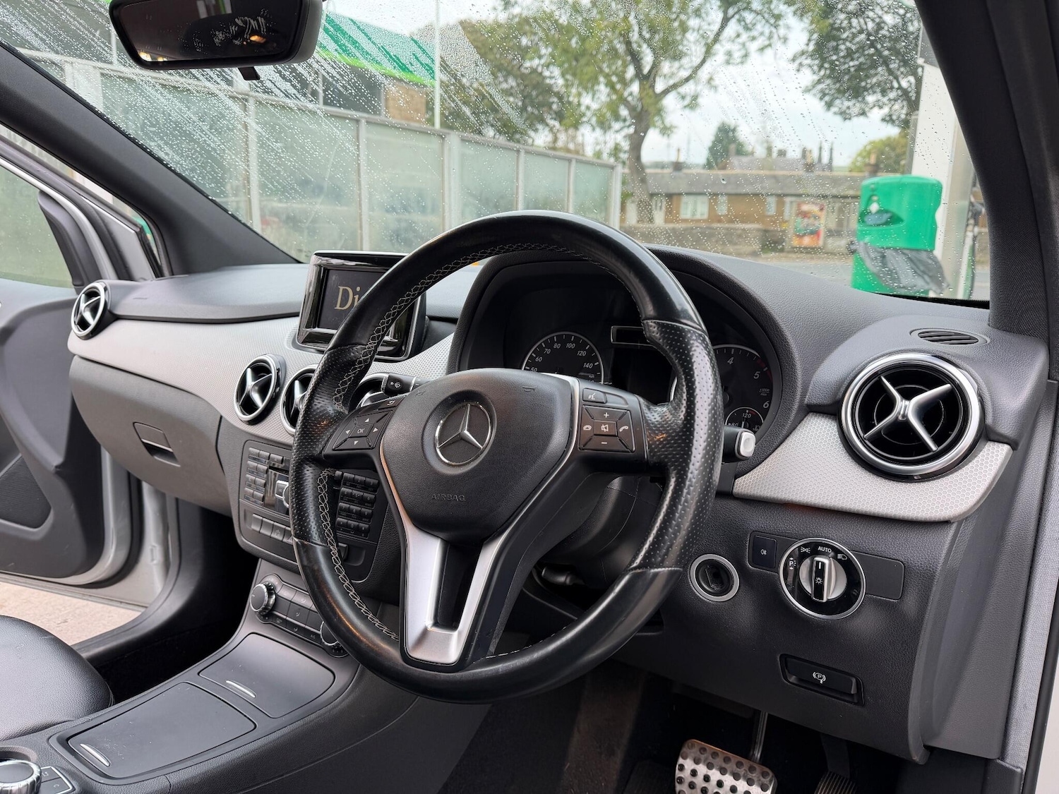 Used Mercedes-Benz B Class 2014 for sale - 76060615: Photo 9