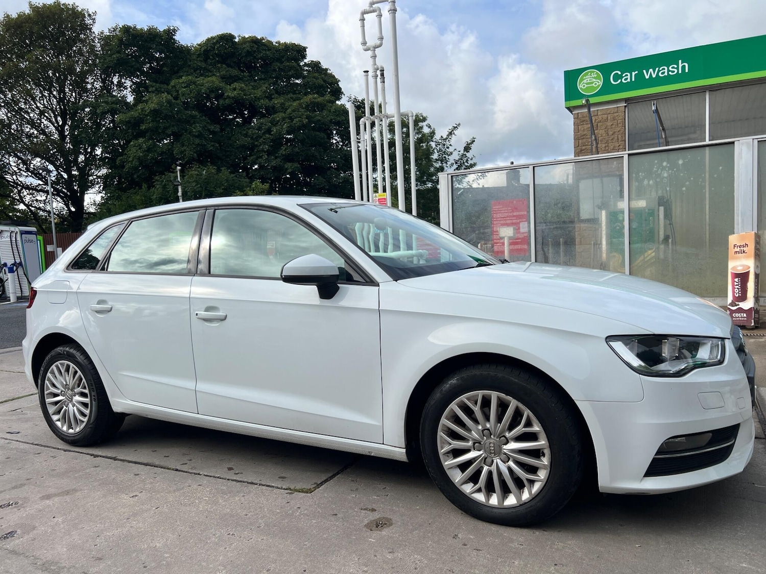 Used Audi A3 2015 for sale - 76071525: Photo 2