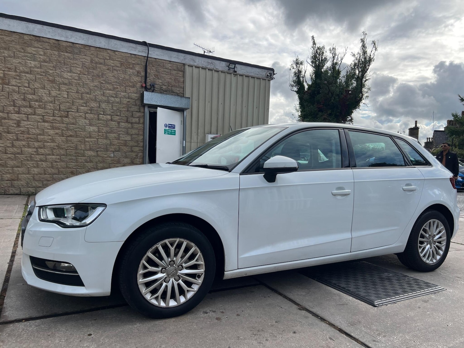 Used Audi A3 2015 for sale - 76071525: Photo 3