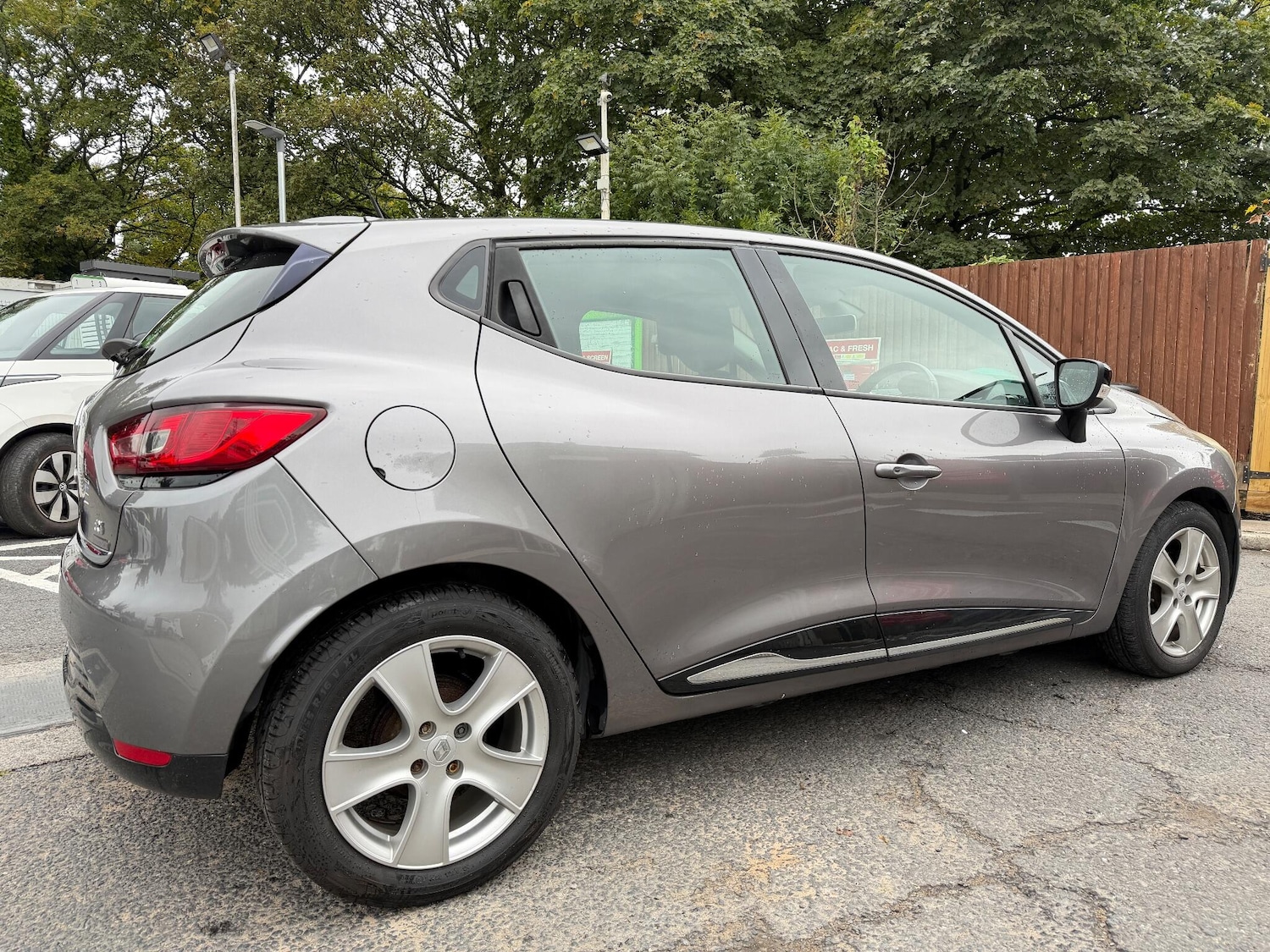 Used Renault Clio 2016 for sale - 76121946: Photo 4