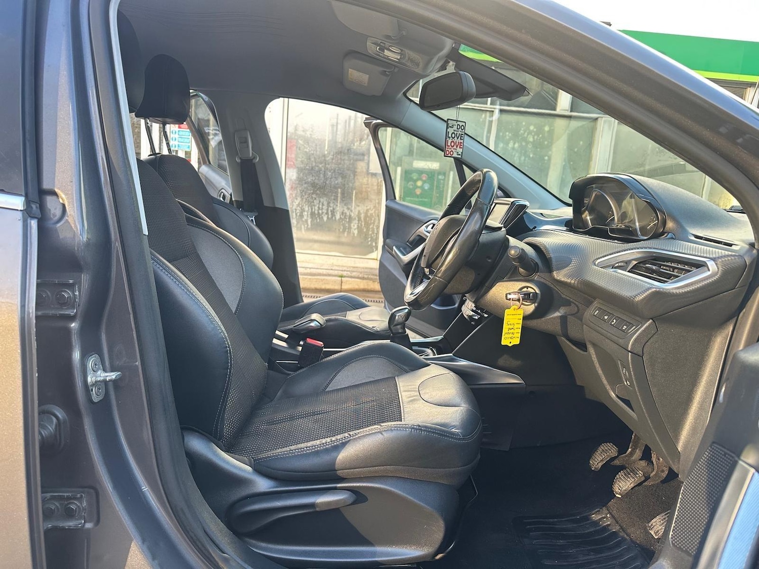 Used Peugeot 2008 2014 for sale - 76538977: Photo 11