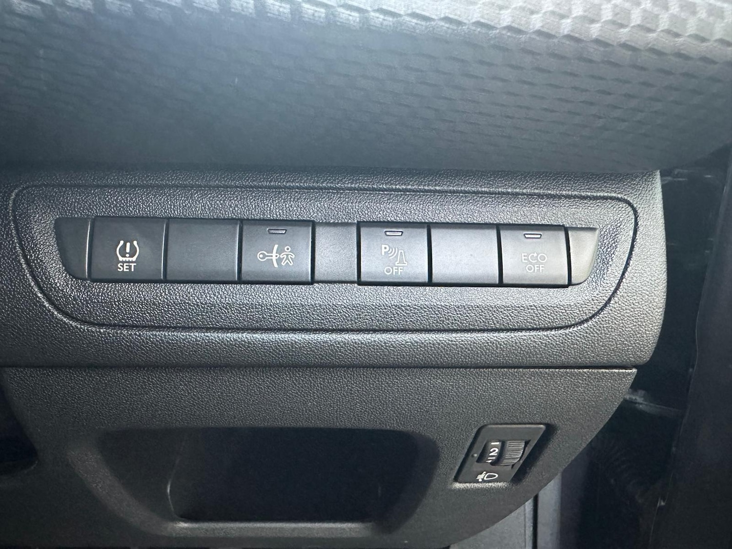 Used Peugeot 2008 2014 for sale - 76538977: Photo 21