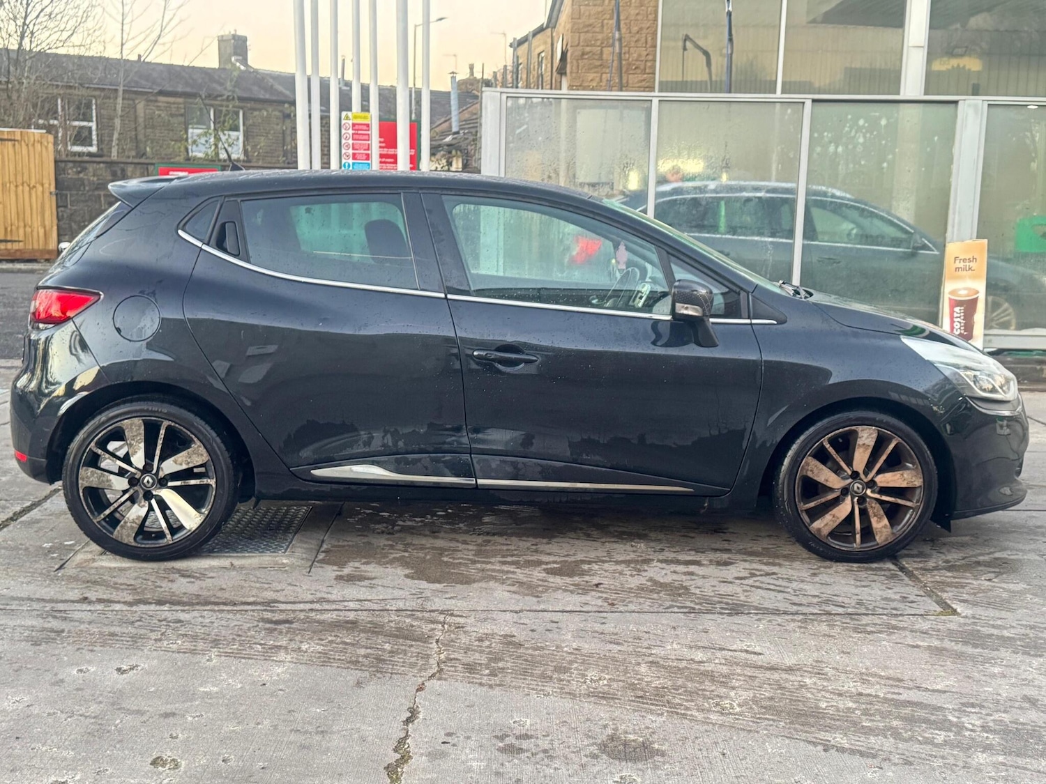 Used Renault Clio 2016 for sale - 76990630: Photo 8