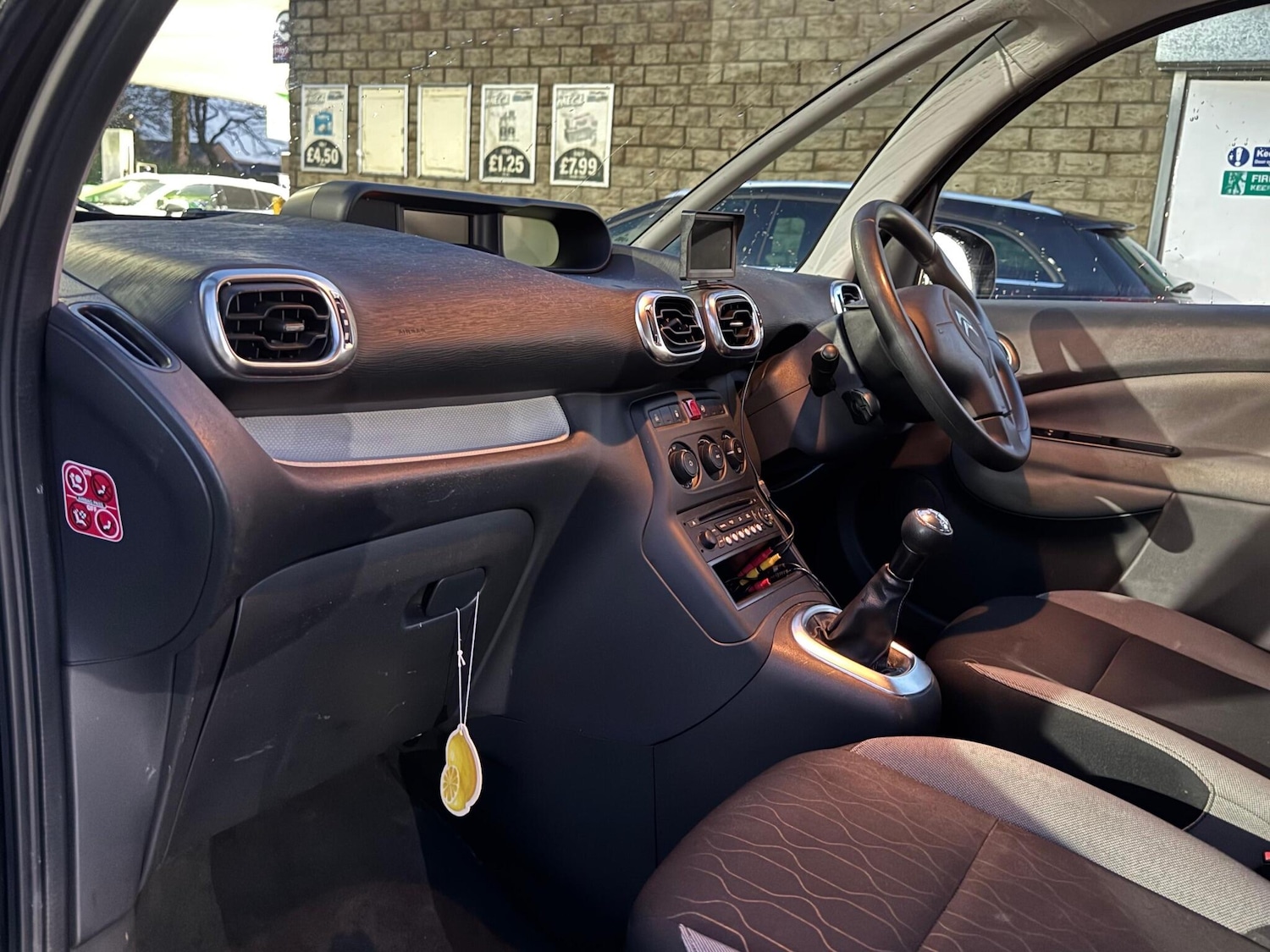 Used Citroen C3 Picasso 2015 for sale - 76689582: Photo 11