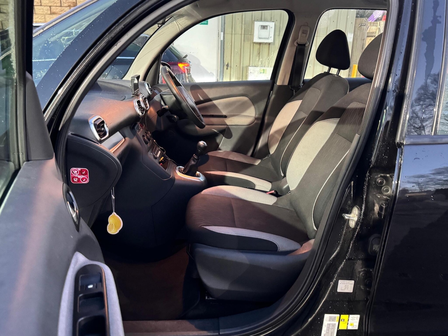 Used Citroen C3 Picasso 2015 for sale - 76689582: Photo 15