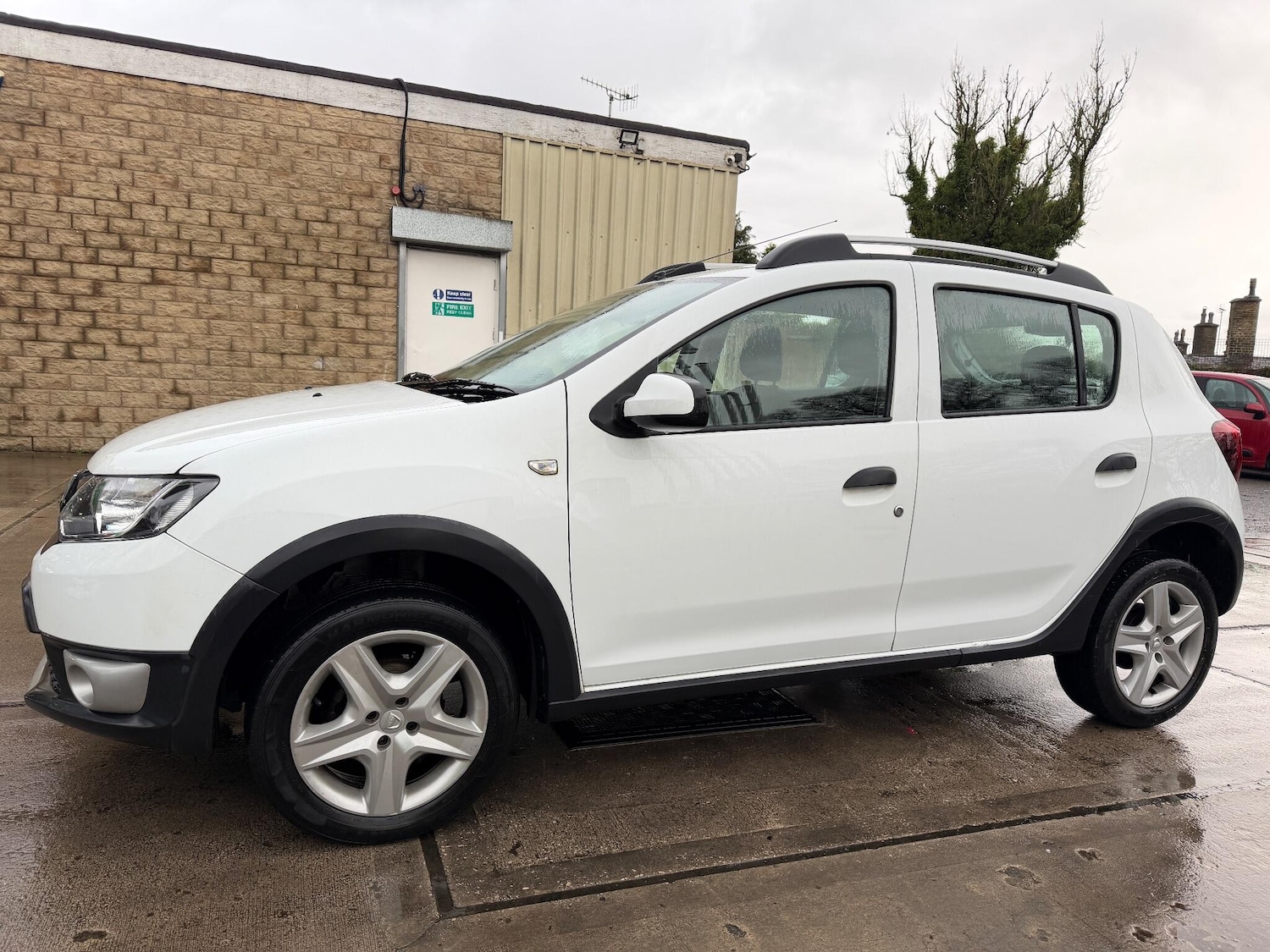 Used Dacia Sandero Stepway 2014 for sale - 76632748: Photo 3