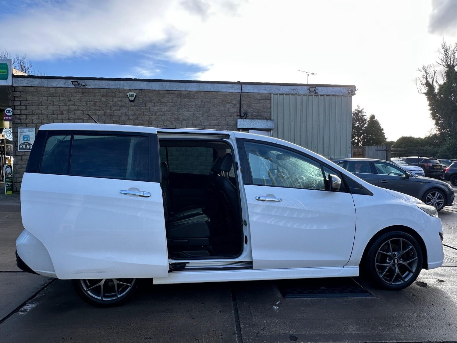 Used Mazda Mazda5 2015 for sale - 77344494: Photo 7