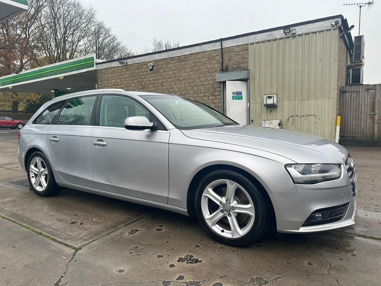 Used Audi A4 2015 for sale - 76991185: Photo 2