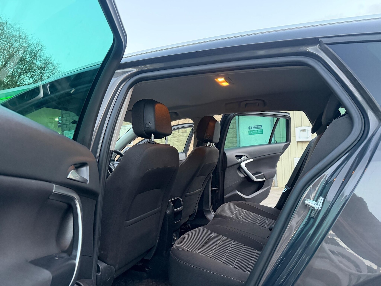 Used Vauxhall Insignia 2015 for sale - 76377812: Photo 12