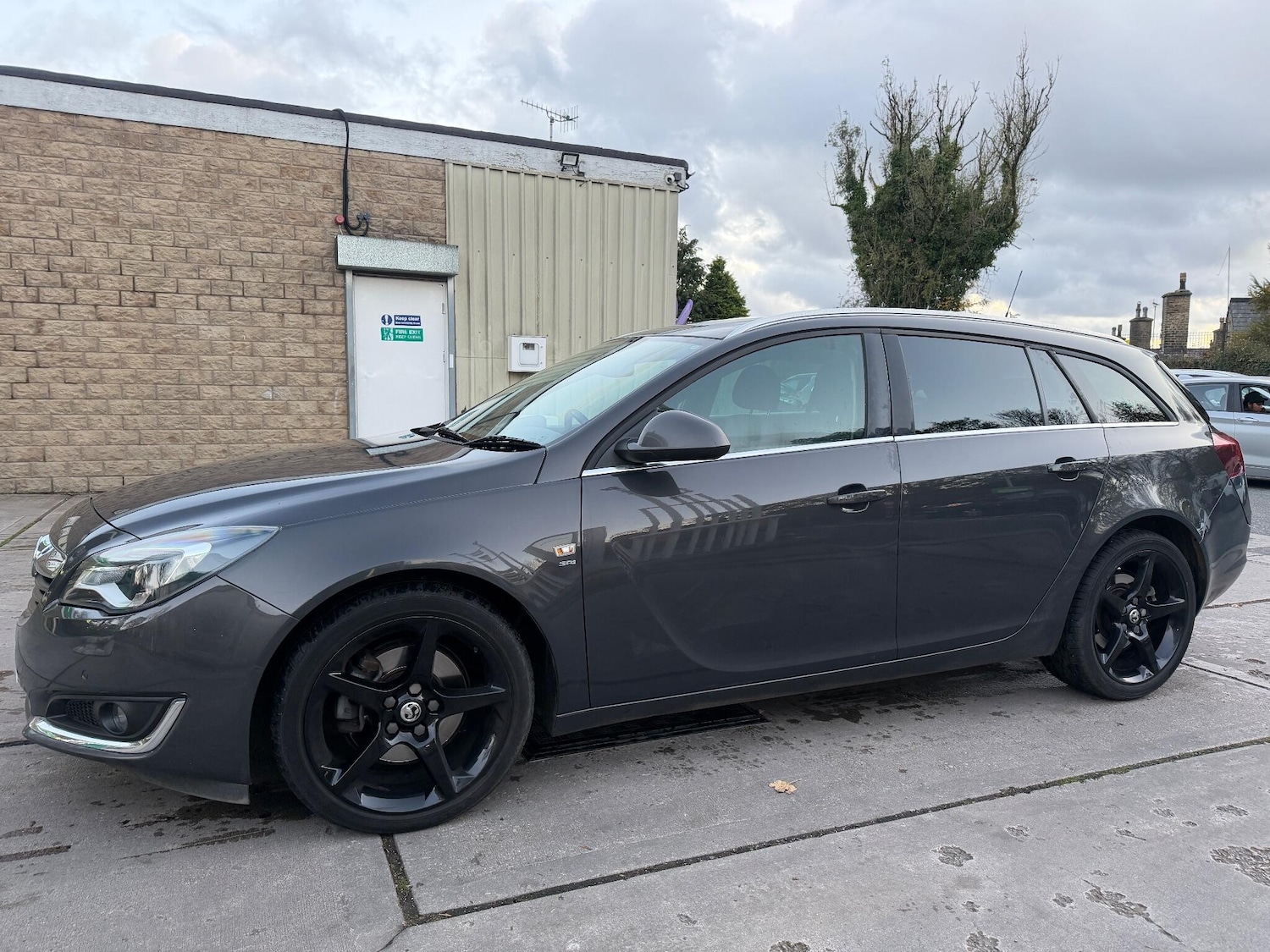 Used Vauxhall Insignia 2015 for sale - 76377812: Photo 3