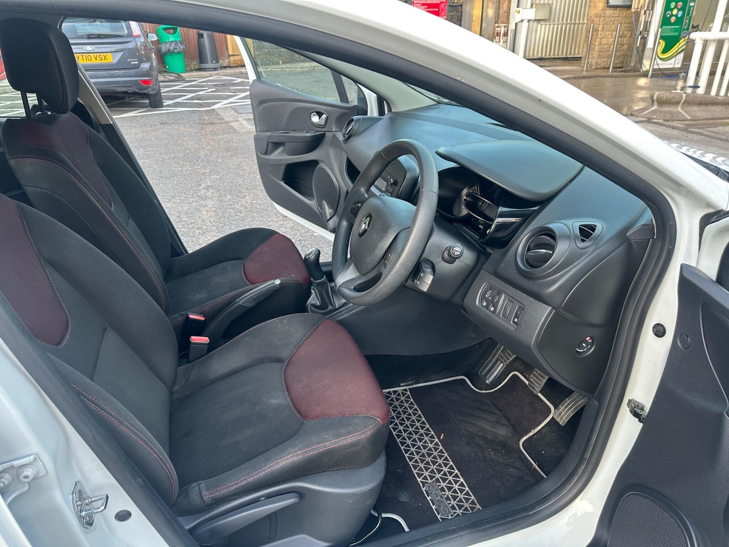 Used Renault Clio 2016 for sale - 76990362: Photo 14