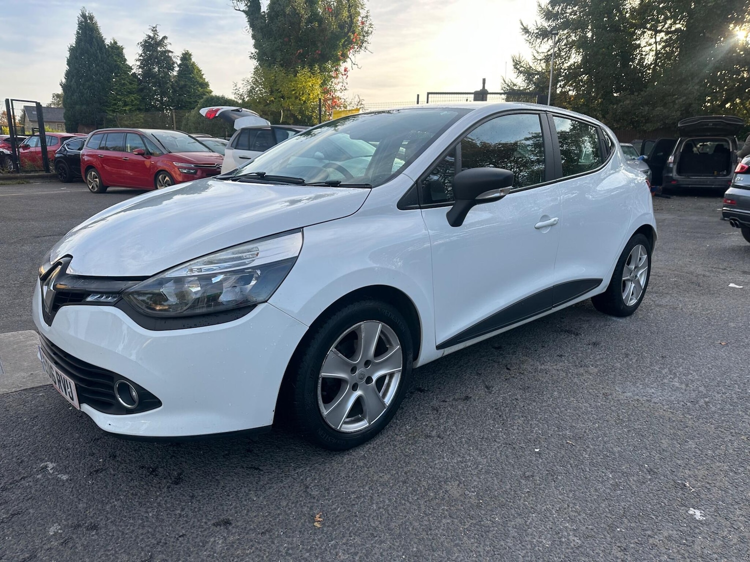 Used Renault Clio 2016 for sale - 76990362: Photo 4