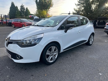 Used Renault Clio 2016 for sale - 76990362: Photo