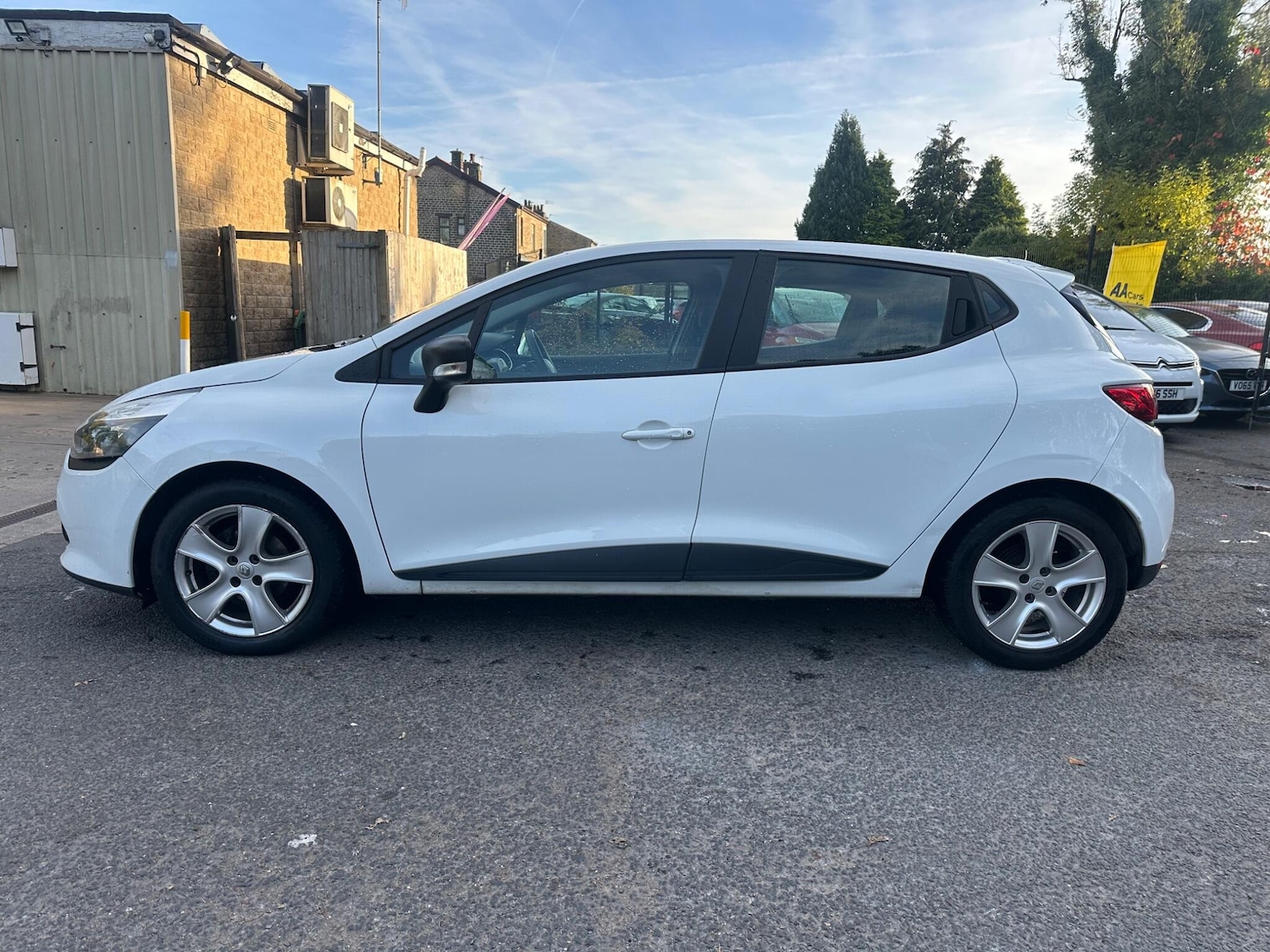 Used Renault Clio 2016 for sale - 76990362: Photo 8