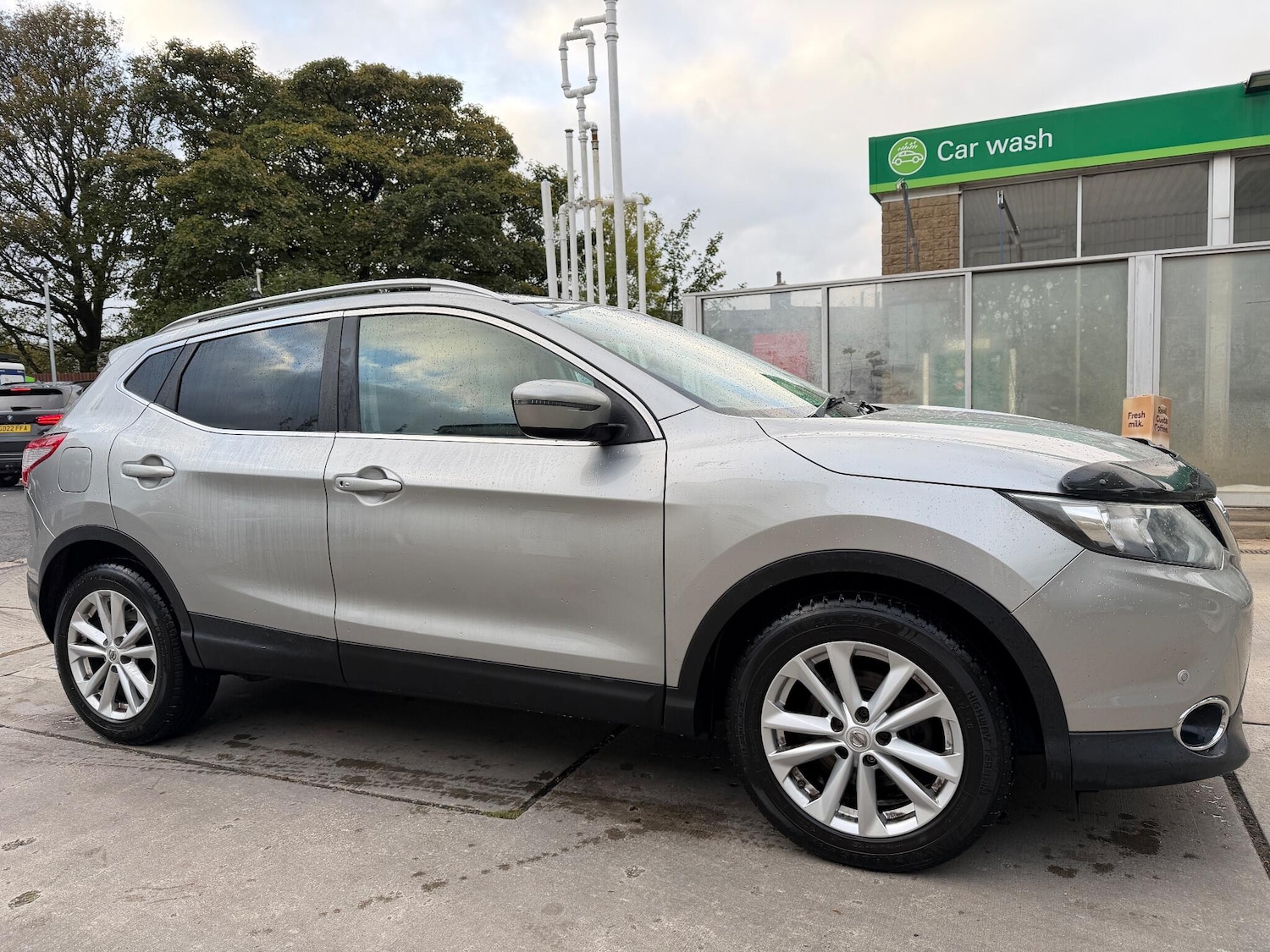 Used Nissan Qashqai 2015 for sale - 76214978: Photo 2