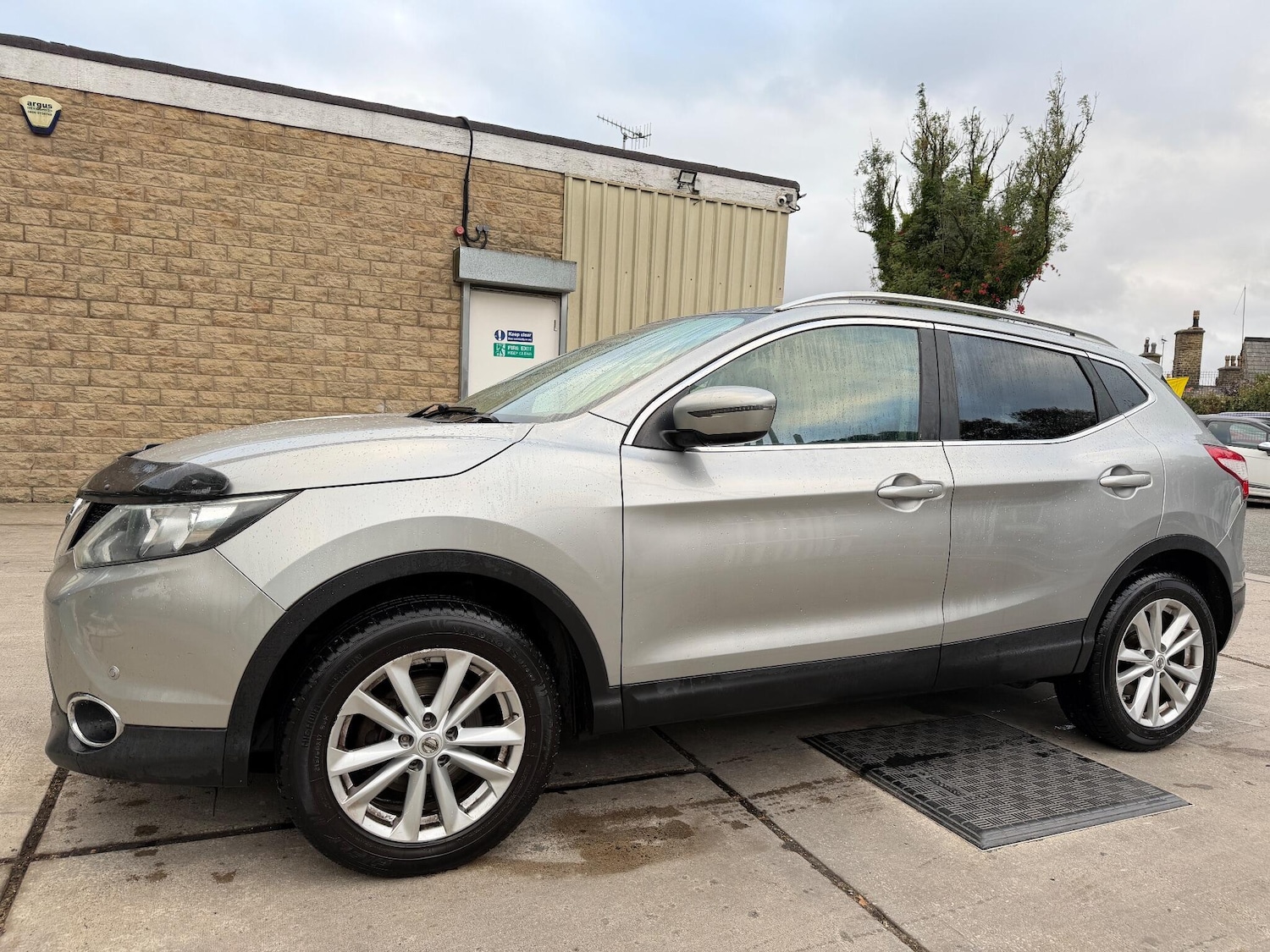 Used Nissan Qashqai 2015 for sale - 76214978: Photo 3