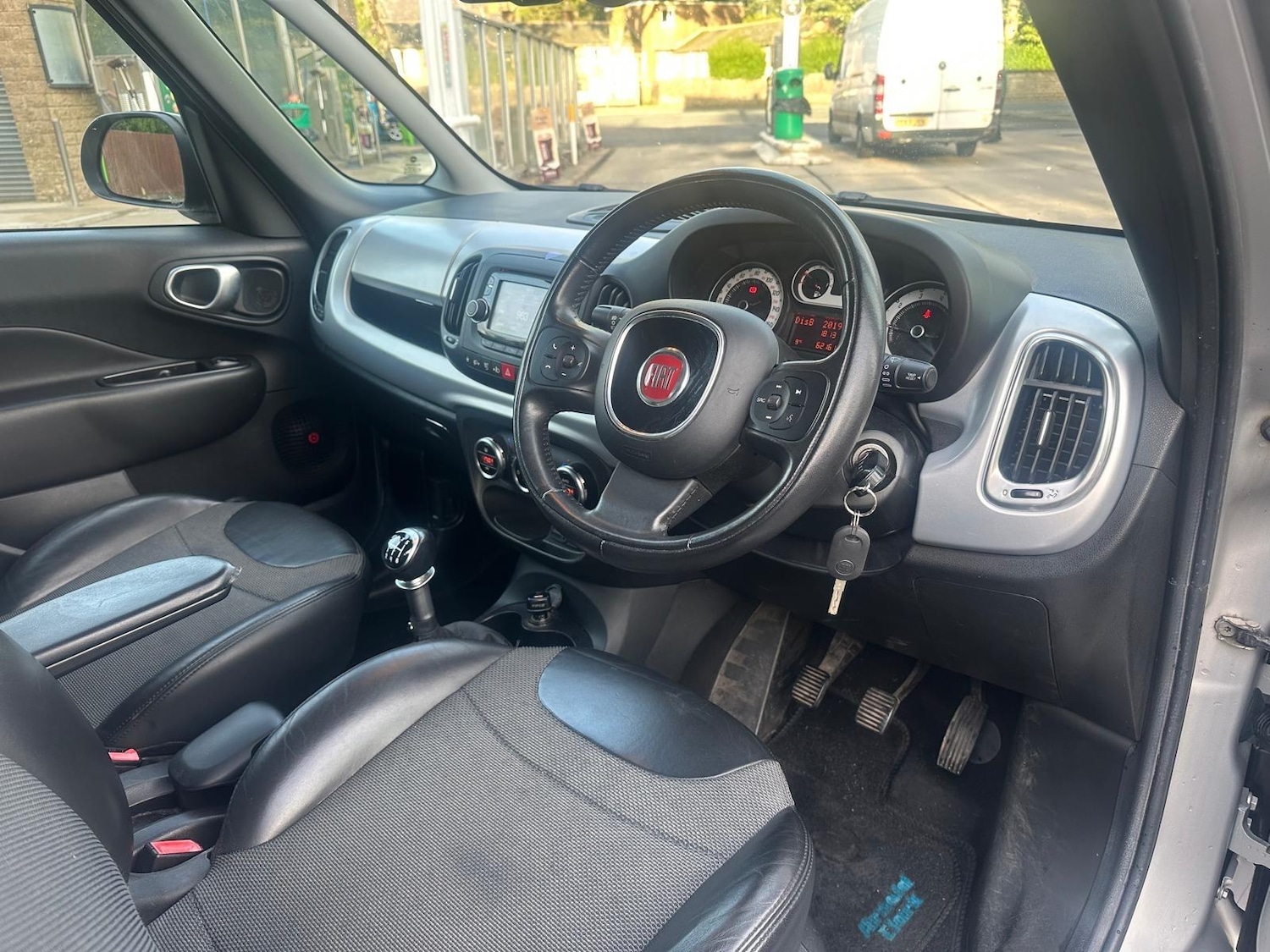 Used Fiat 500L 2015 for sale - 75927614: Photo 9
