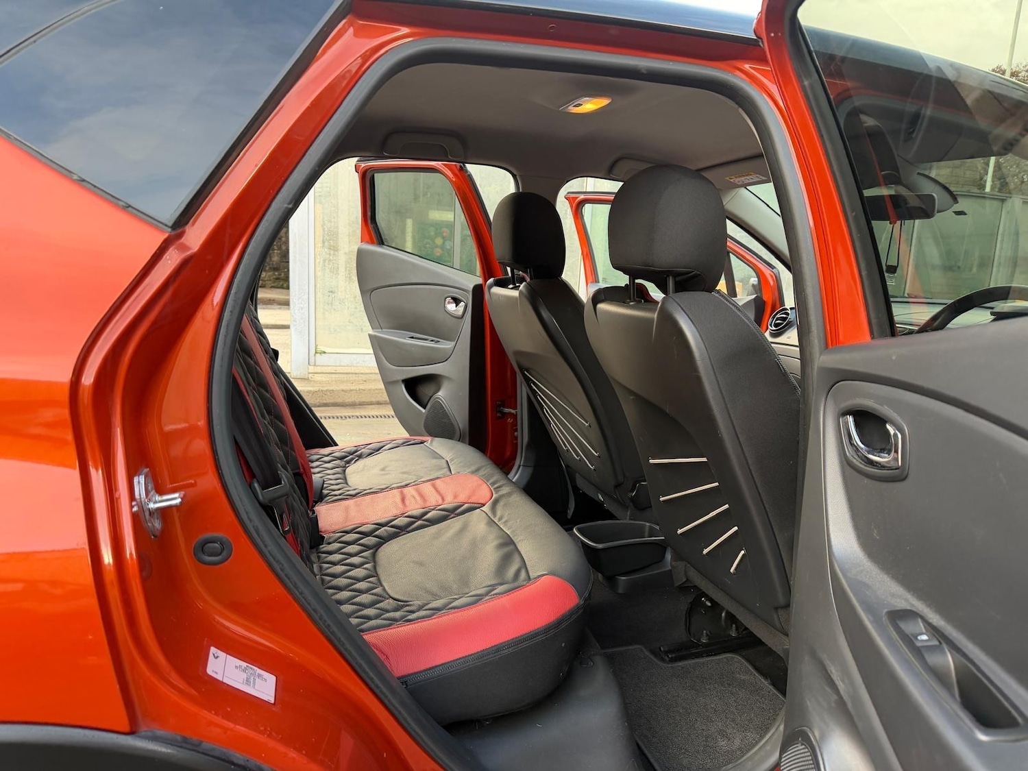 Used Renault Captur 2015 for sale - 76327330: Photo 14